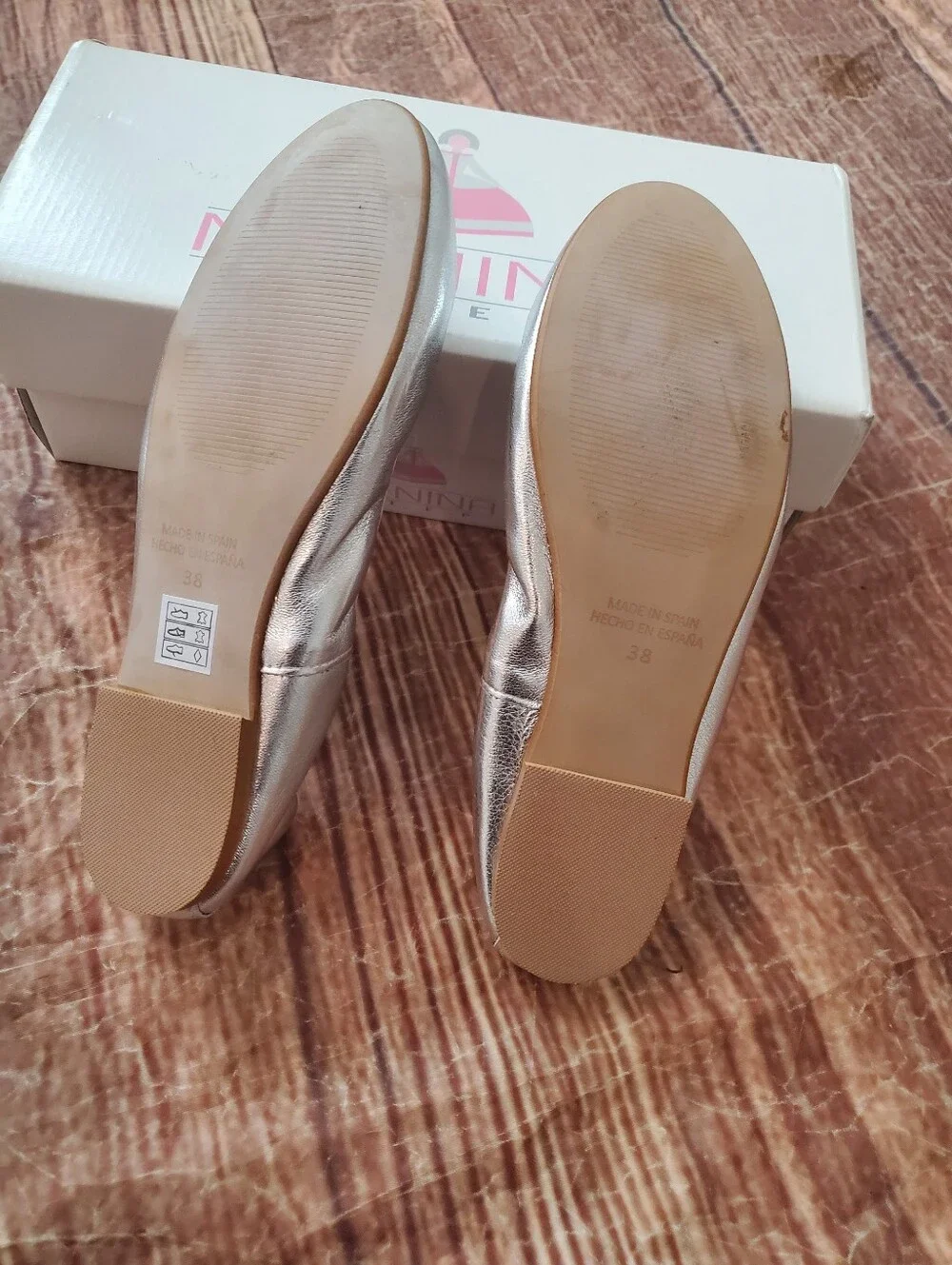 Menina Step Silver Metallic Leather Ballet Flats sz 38 NIB